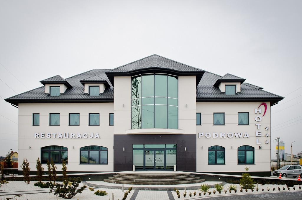 Hotel Podkowa Плоцк Экстерьер фото